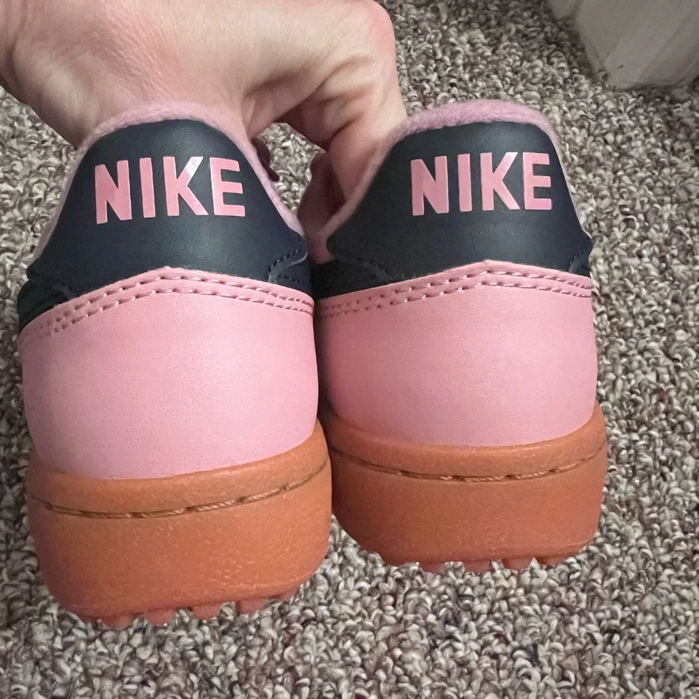 Brand new !!! Nike Women's Pink Sneakers - Picture 5 of 9